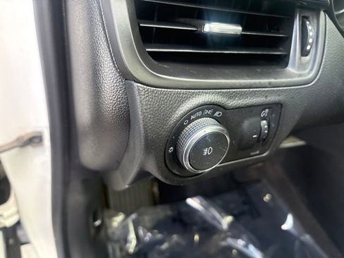 Used 2017 Buick Envision Essence FWD image 23