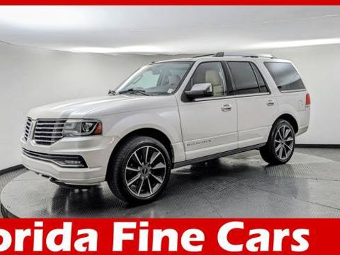 Used 2017 Lincoln Navigator Reserve image 1