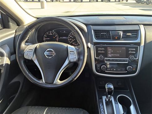 Used 2018 Nissan Altima 2.5 SV image 16