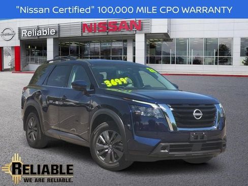 Certified 2024 Nissan Pathfinder SV FWD image 1