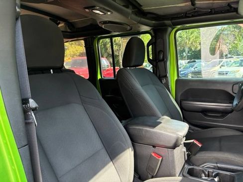 Used 2018 Jeep Wrangler Unlimited Sport AWD/4WD image 30