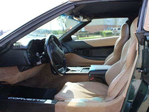 Used 1996 Chevrolet Corvette Convertible RWD image 10