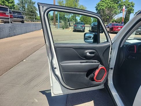Used 2023 Jeep Renegade Trailhawk AWD/4WD image 11