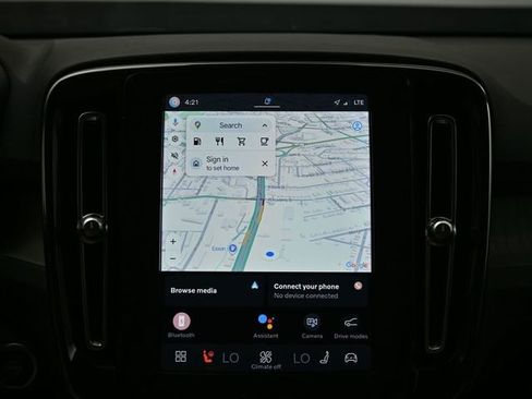 Used 2023 Volvo XC40 B4 Plus w/ Driver Assist Package FWD image 14