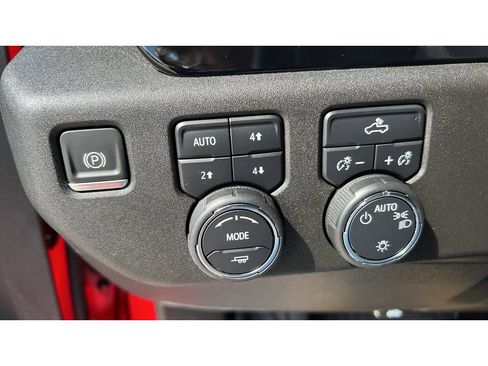 Certified 2024 Chevrolet Silverado 1500 LT AWD/4WD image 23