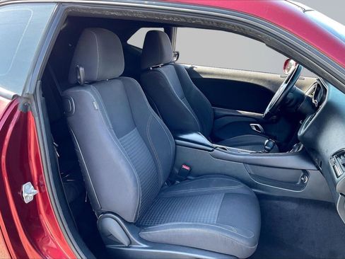 Used 2018 Dodge Challenger SXT w/ Blacktop Package image 7