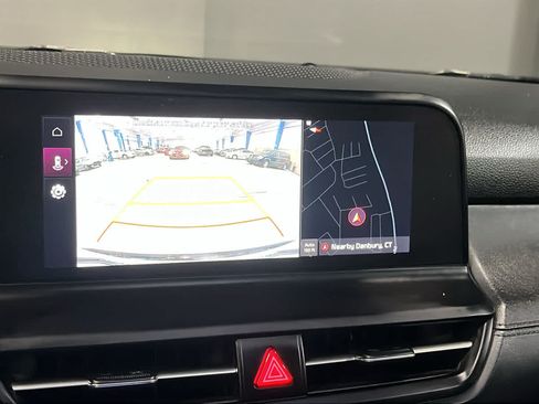Used 2024 Kia Seltos EX FWD image 16