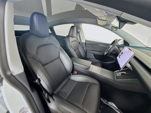 Used 2026 Tesla Model Y 2WD image 18