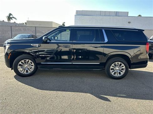 Used 2025 GMC Yukon XL Denali image 7