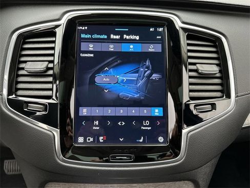Certified 2023 Volvo XC90 B6 Ultimate w/ Protection Package Premier image 19