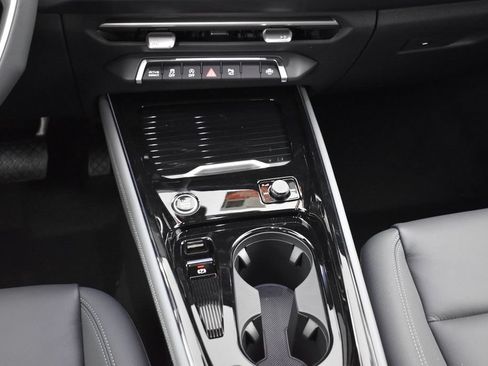 New 2026 Audi Q3 quattro 2.0T AWD/4WD image 16