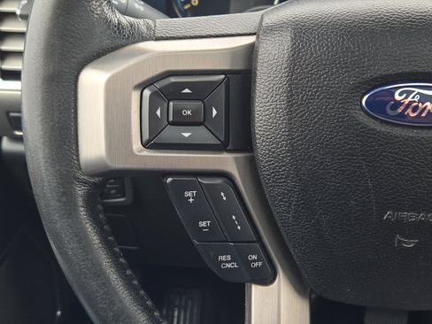 Used 2015 Ford F150 Platinum w/ Equipment Group 701A Luxury image 26