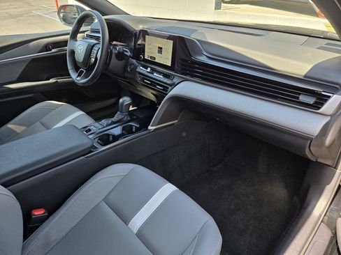 Used 2025 Toyota Camry SE w/ Convenience Package FWD image 30