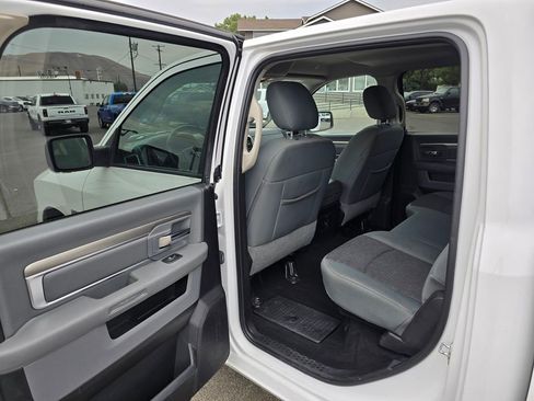 Used 2020 RAM 1500 Classic SLT w/ Luxury Group image 15