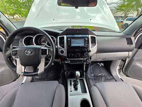 Used 2015 Toyota Tacoma 4x4 Double Cab w/ TRD Sport Package image 17