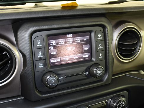 Used 2020 Jeep Wrangler Sport AWD/4WD image 19