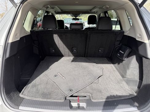 Used 2023 Nissan Rogue SV w/ SV Premium B Package image 7