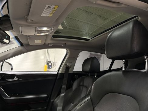 Used 2019 Kia Stinger Premium image 20