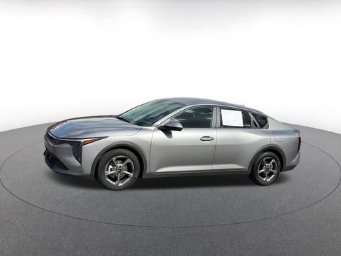 Used 2025 Kia K4 LXS image 8