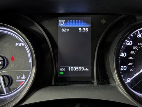 Used 2023 Toyota Camry SE image 30