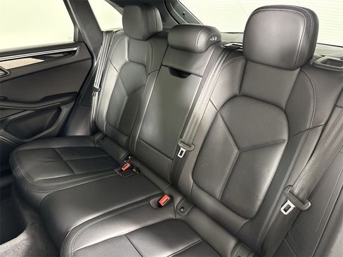 Certified 2023 Porsche Macan Turbo image 22