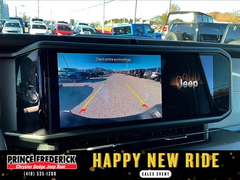 Used 2024 Jeep Gladiator Sport image 18