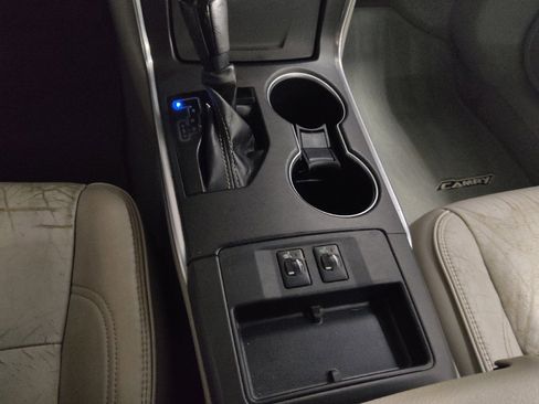 Used 2017 Toyota Camry XLE FWD image 26
