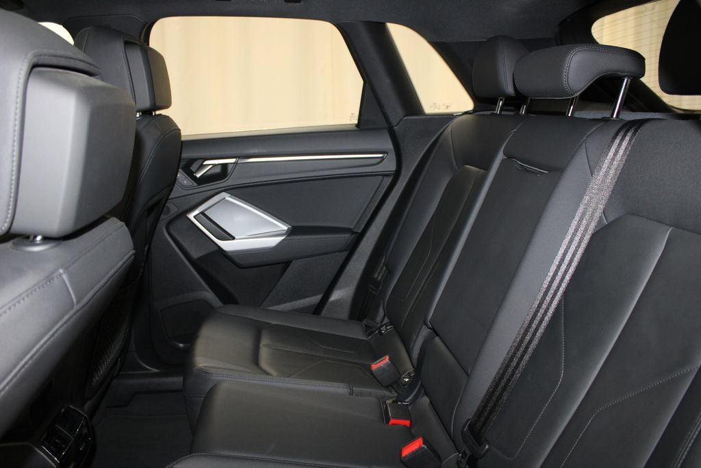 Used 2025 Audi Q3 2.0T Premium AWD/4WD image 21