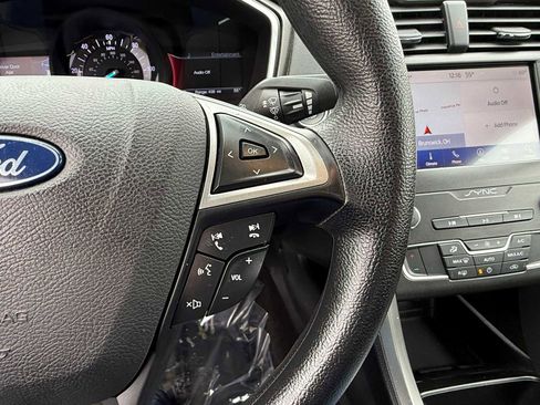 Used 2020 Ford Fusion SE FWD image 17