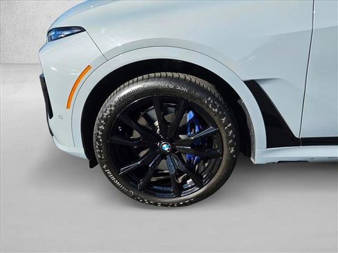 Certified 2025 BMW X7 xDrive40i w/ M Sport Package image 24