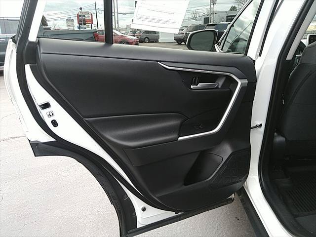 Certified 2019 Toyota RAV4 XLE w/ Convenience Package AWD/4WD image 15