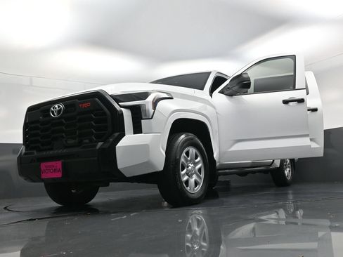 Used 2025 Toyota Tundra SR w/ SR Tow Package AWD/4WD image 28