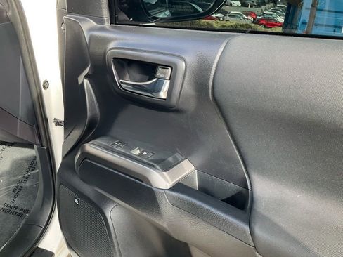 Used 2019 Toyota Tacoma TRD Off-Road w/ TRD Premium Off Road Package image 64