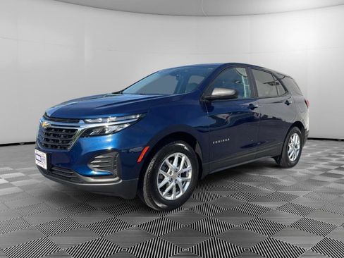 Used 2023 Chevrolet Equinox LS w/ LS Convenience Package FWD image 1