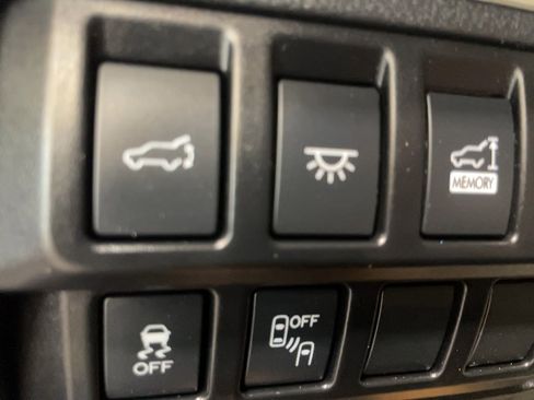 Used 2022 Subaru Ascent Premium w/ Convenience Package image 16