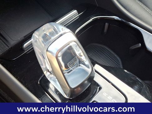 Certified 2025 Volvo XC40 B5 Plus w/ Protection Package Premier image 16