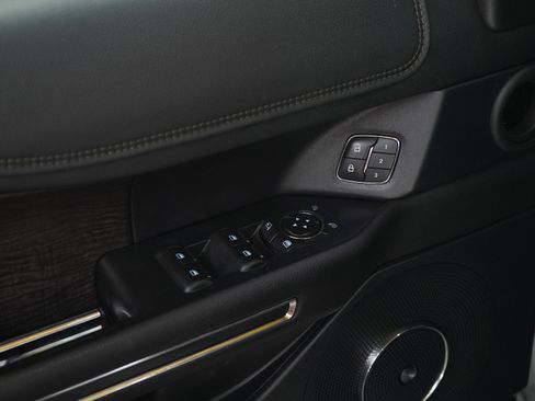 Used 2019 Ford Expedition Max Limited image 22