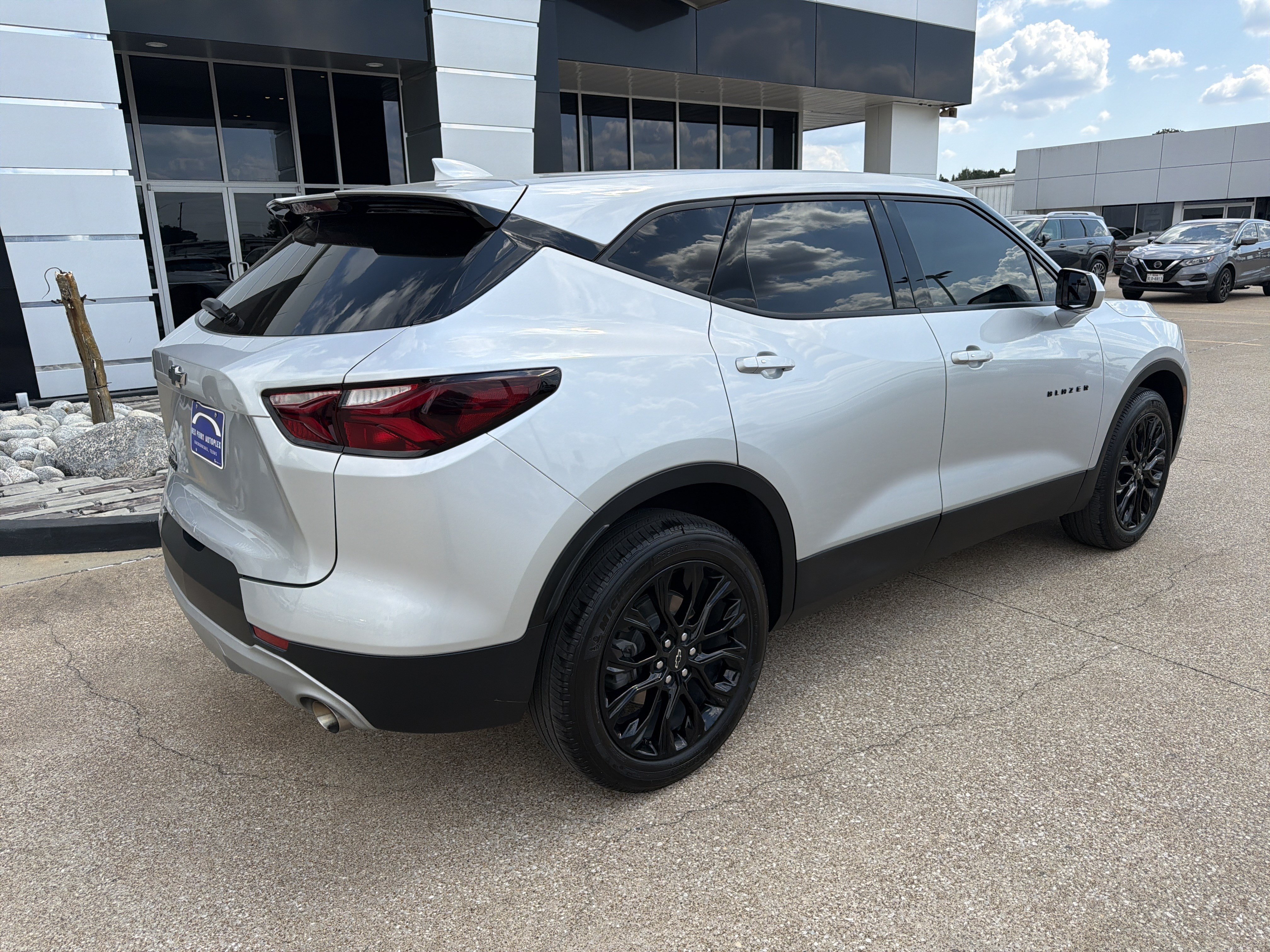 Used 2022 Chevrolet Blazer LT FWD image 3