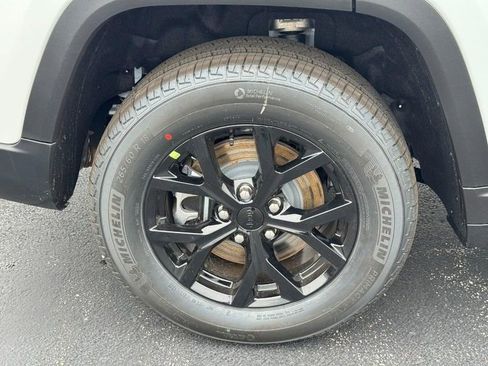 New 2026 Jeep Grand Cherokee L 4WD image 4