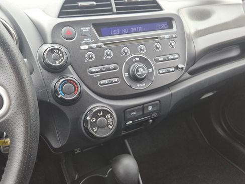 Used 2013 Honda Fit Sport image 25