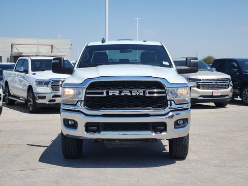 Used 2023 RAM 2500 Tradesman w/ Chrome Appearance Group AWD/4WD image 2