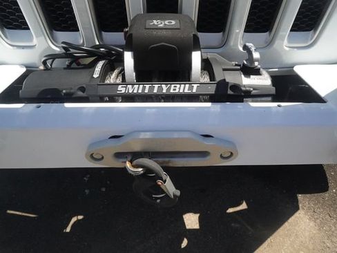 Used 2018 Jeep Wrangler Unlimited Sahara AWD/4WD image 14