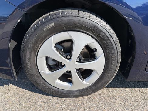 Used 2014 Toyota Prius Two image 13