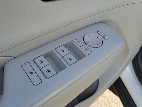 Used 2025 Hyundai Kona SEL AWD/4WD image 17