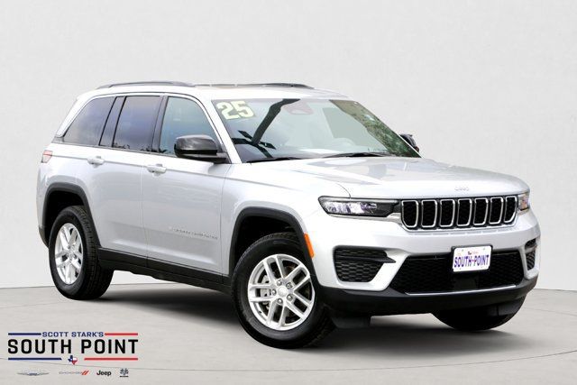Used 2025 Jeep Grand Cherokee Laredo X w/ Luxury Tech Group I AWD/4WD image 1
