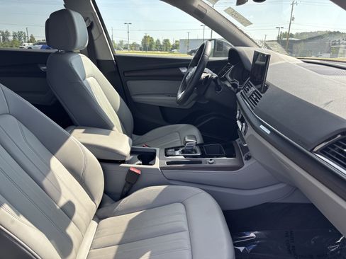 Used 2023 Audi Q5 2.0T Premium Plus w/ Premium Plus Package AWD/4WD image 35