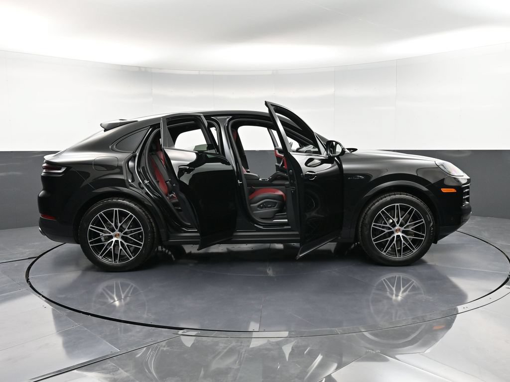 Certified 2026 Porsche Cayenne E-Hybrid Coupe AWD/4WD image 36