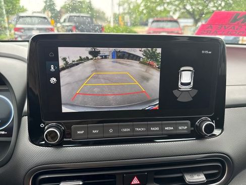 Used 2023 Hyundai Kona Limited AWD/4WD image 34