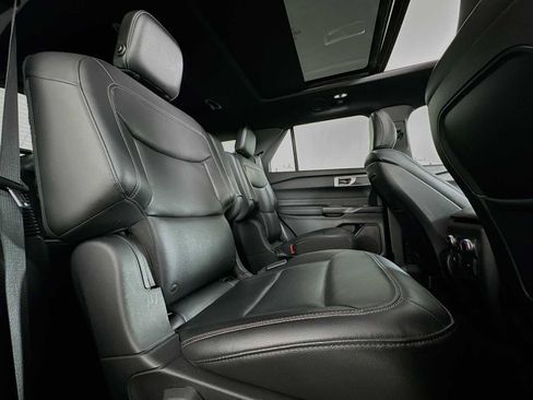 Used 2020 Ford Explorer XLT w/ Equipment Group 202A image 27