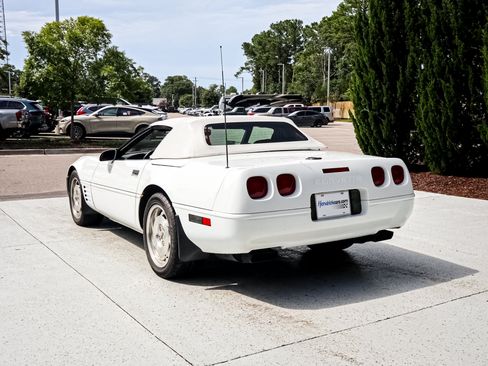 Used 1994 Chevrolet Corvette Convertible RWD image 8